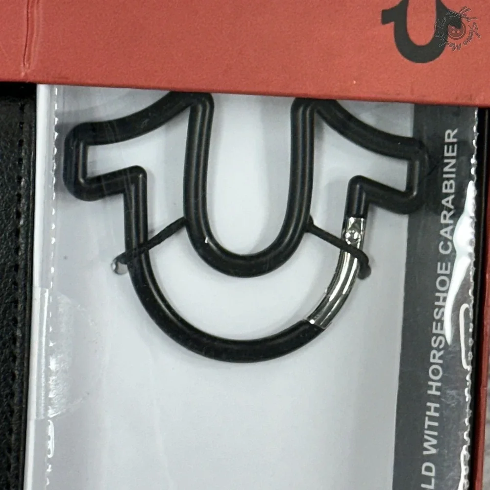 NIB‎ True Religion Bifold Wallet Horseshoe Carabiner Gift Set Black MSRP $80